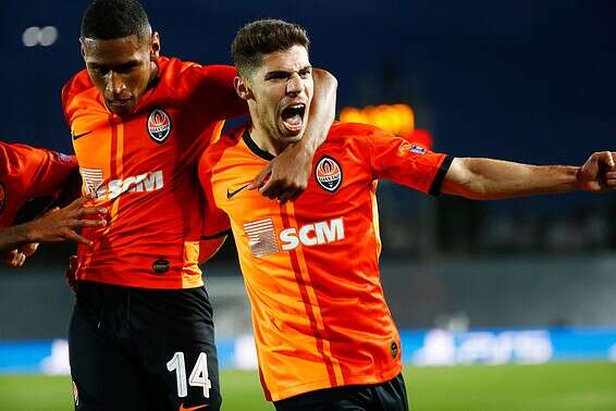 מנור סולומון חוגג בליגת האלופות. כמה נחת // צילום: אי-פי